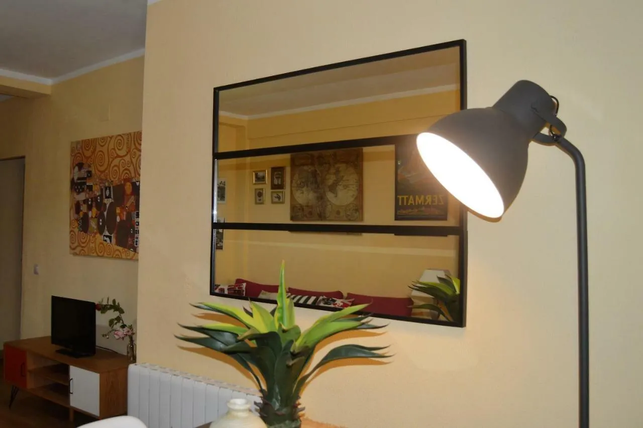 Romantic Apartment With Free Parking Sevilha 0*,