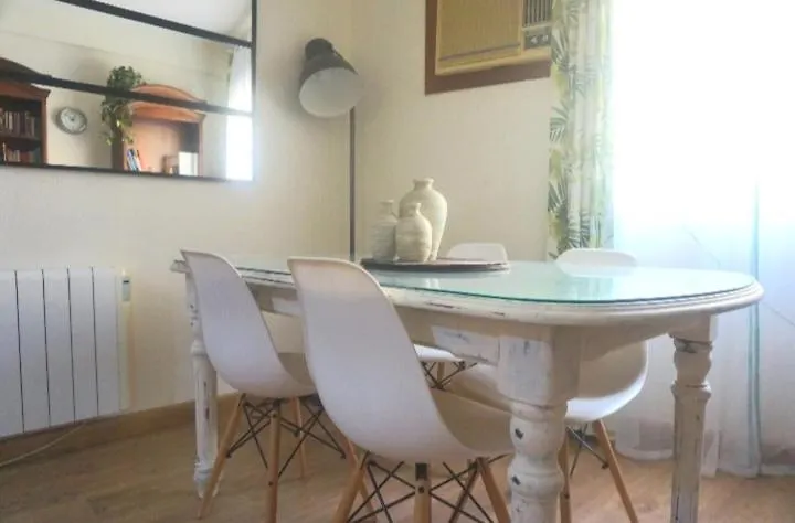 Romantic Apartment With Free Parking Sevilla
