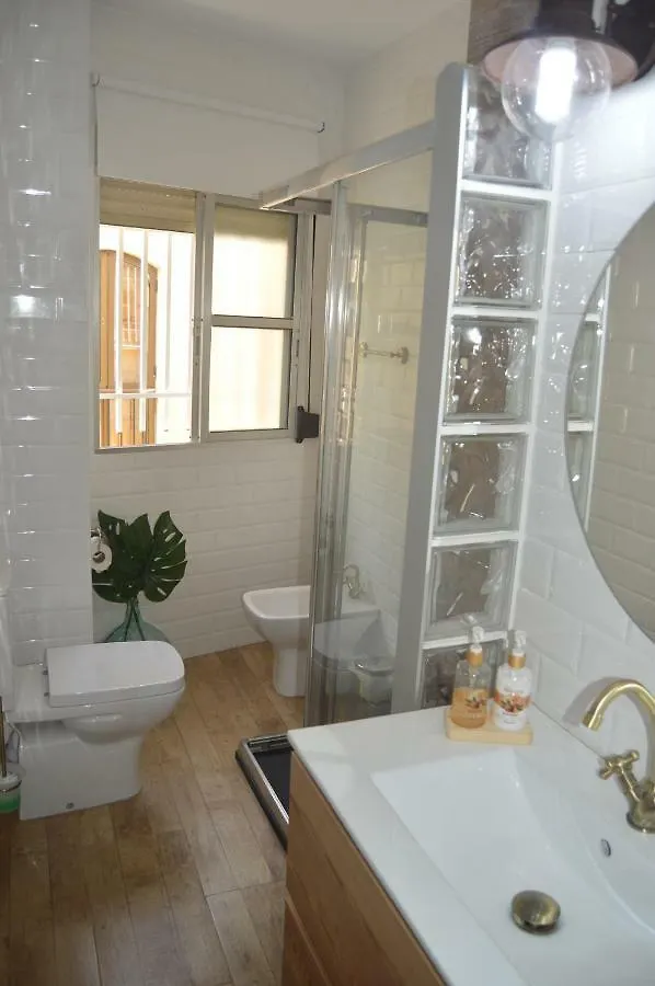 Romantic Apartment With Free Parking Sevilla